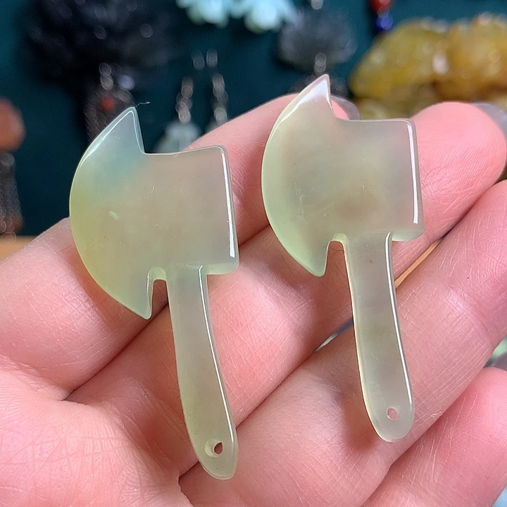 未镶嵌蛇纹石玉耳饰