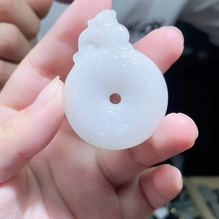 和田玉未镶嵌颈饰多样性发货发一件