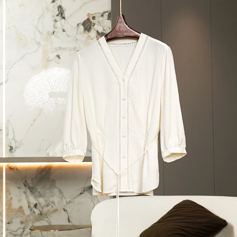 珍珠白细条泡泡纱桑蚕丝女衬衫2025春季新款时尚气质镂空V领上衣