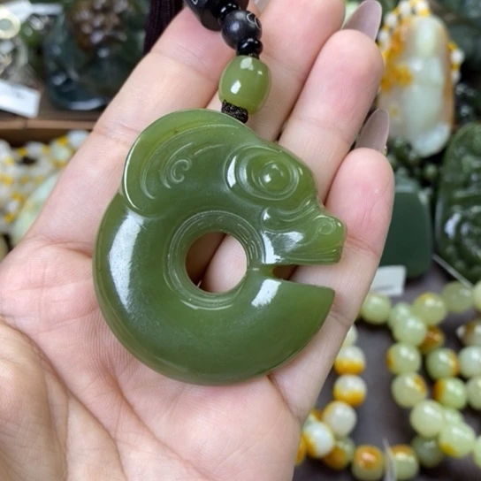 未镶嵌透闪石质玉把件星***X