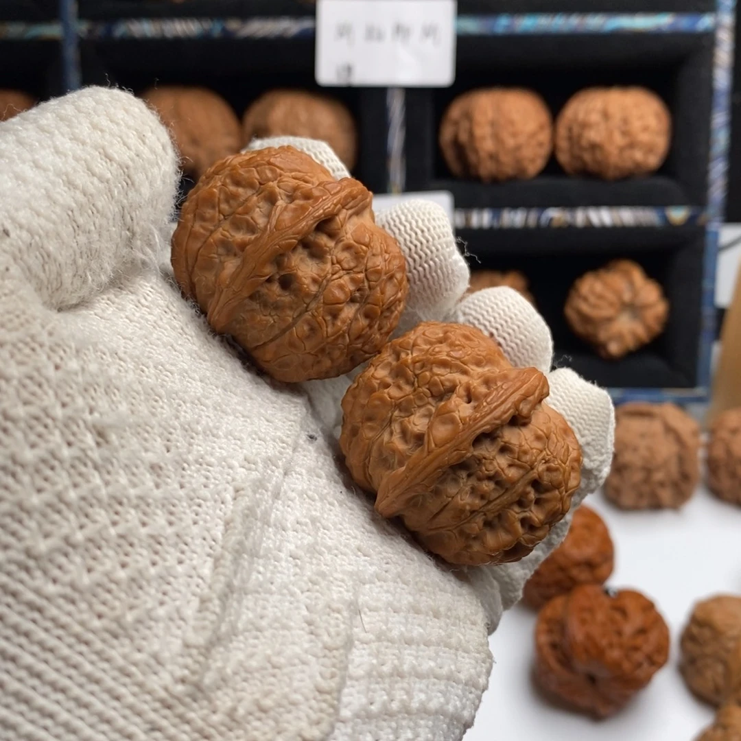 文玩核桃吊坠40全品血麒麟