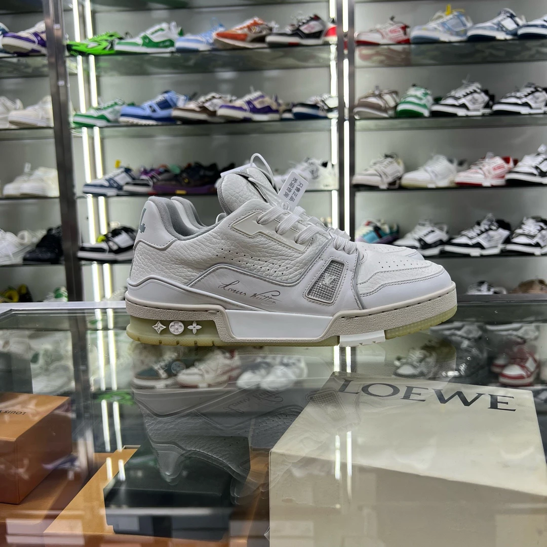 95新 LouisVuitton/路易威登 TRAINER 白水泥 38码 YH19735