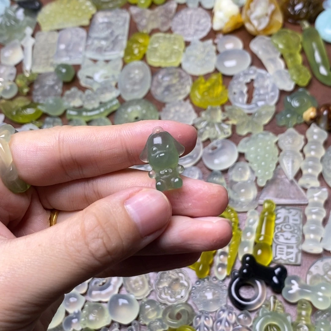 蛇纹石玉合金颈饰