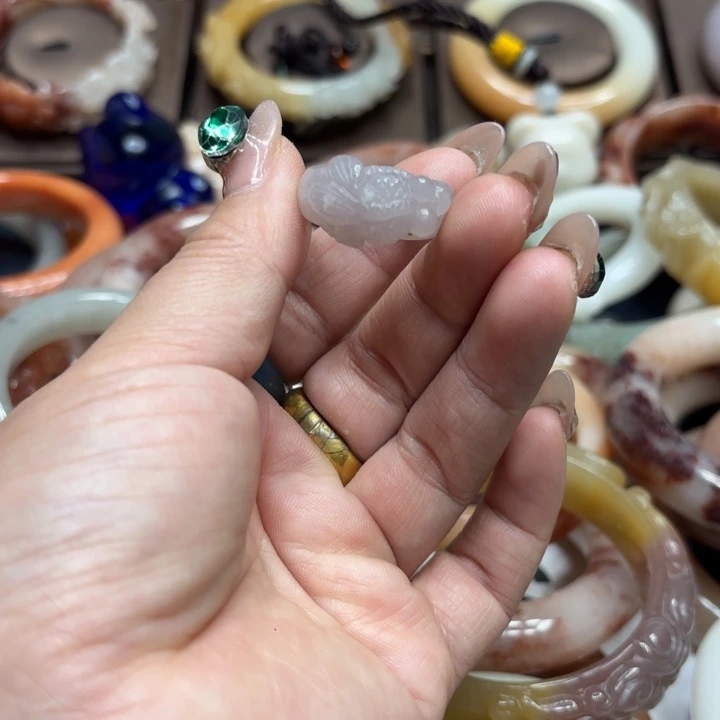 石英岩玉合金颈饰