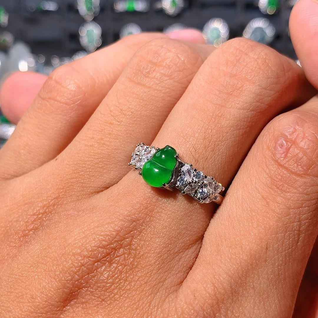 翡翠未镶嵌戒指戒指