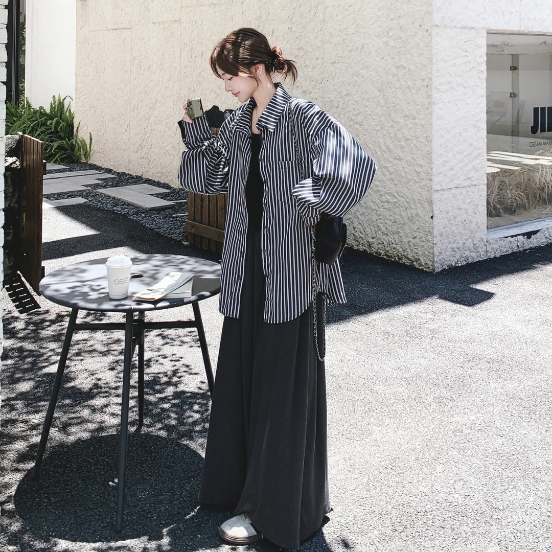 复古休闲时髦减龄套装女秋新款时尚显瘦条纹衬衫针织半身裙两件套