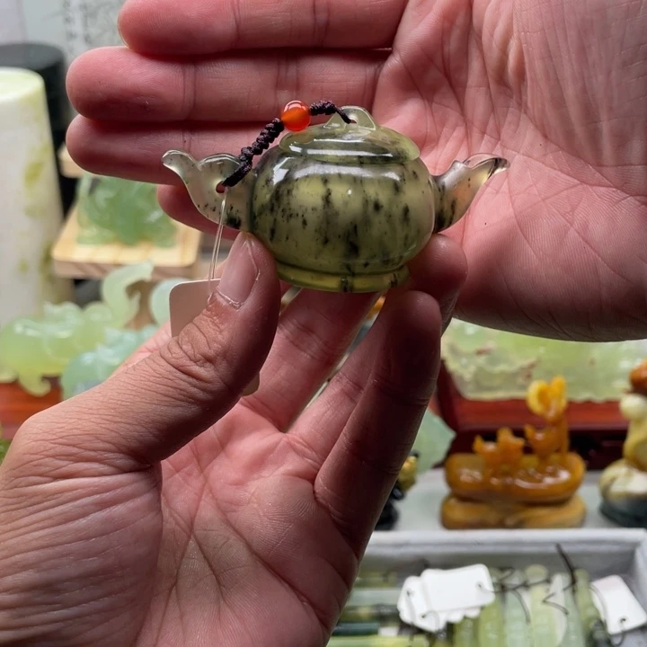 蛇纹石玉未镶嵌四大名玉手把