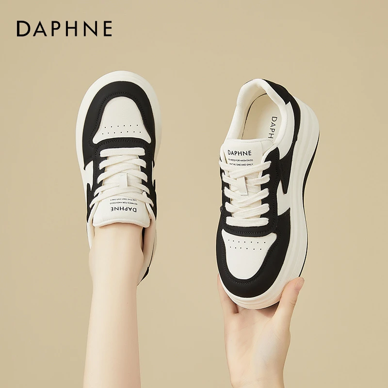 达芙妮厚底增高小白鞋女款2025年秋季新款休闲百搭黑白熊猫运动鞋