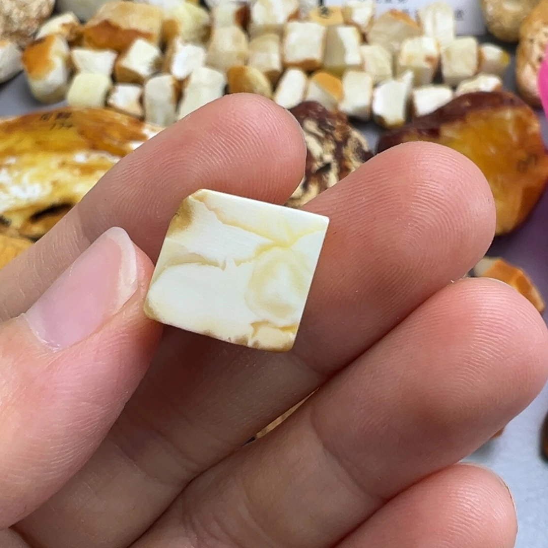 定制琥珀未镶嵌了****了蜜蜡