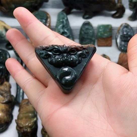 岫岩河磨玉（透闪石质玉）挂件未镶嵌