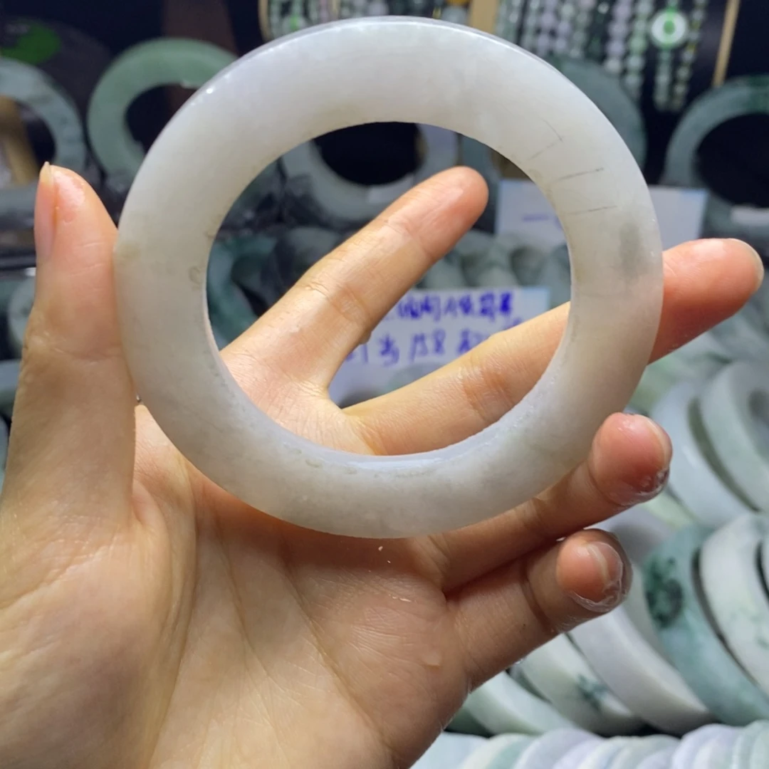 定制翡翠未镶嵌手镯