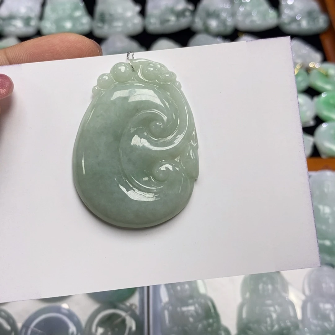 翡翠颈饰未镶嵌如意