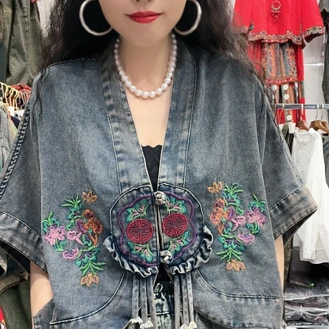 刺绣淡**香招财猫牛仔斗篷兰色