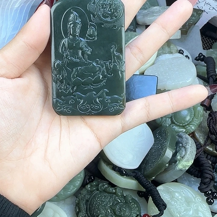 颈饰未镶嵌和田玉