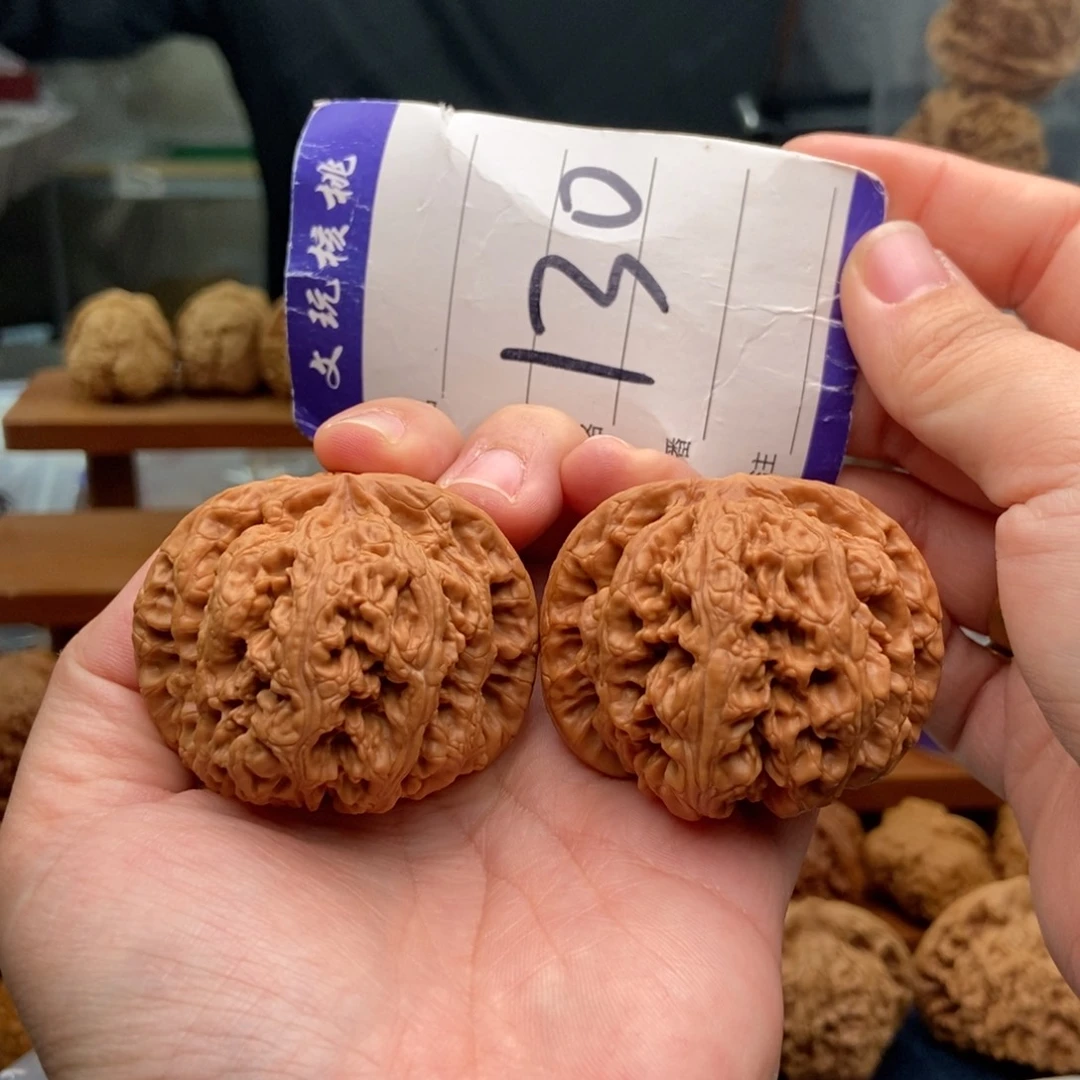 把件文玩核桃48粗筋