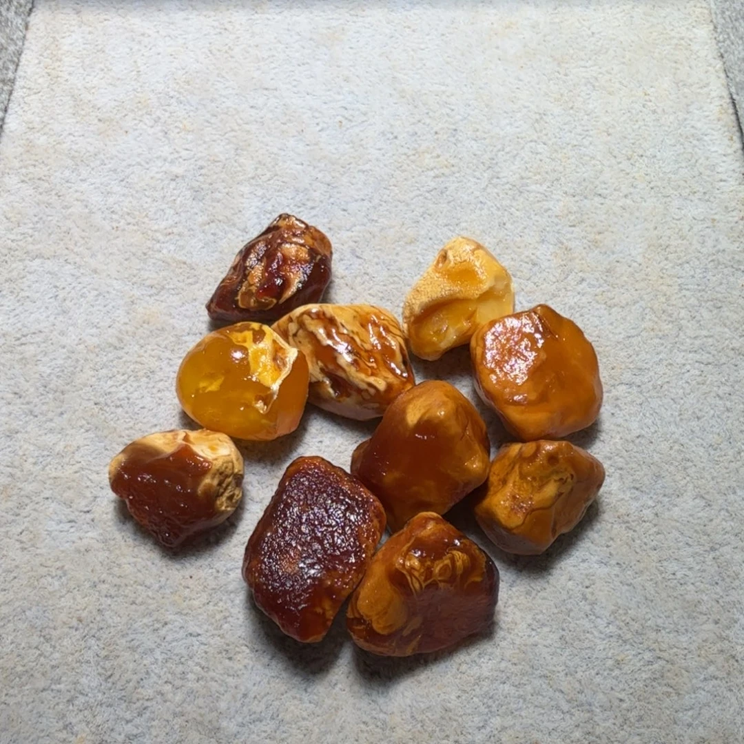 悠***舟定制琥珀未镶嵌专拍