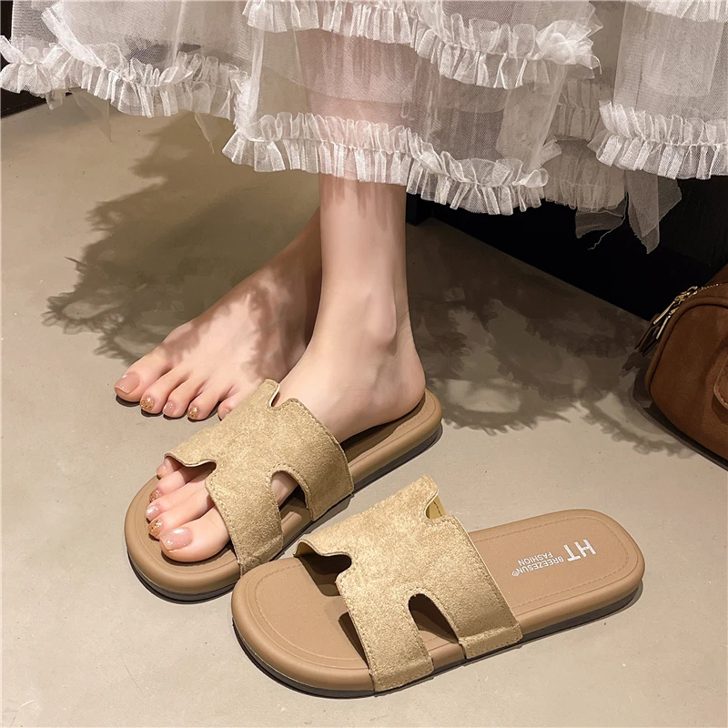 网红拖鞋女外穿2025夏季新款法式仙女风配裙子平底凉拖沙滩一字拖