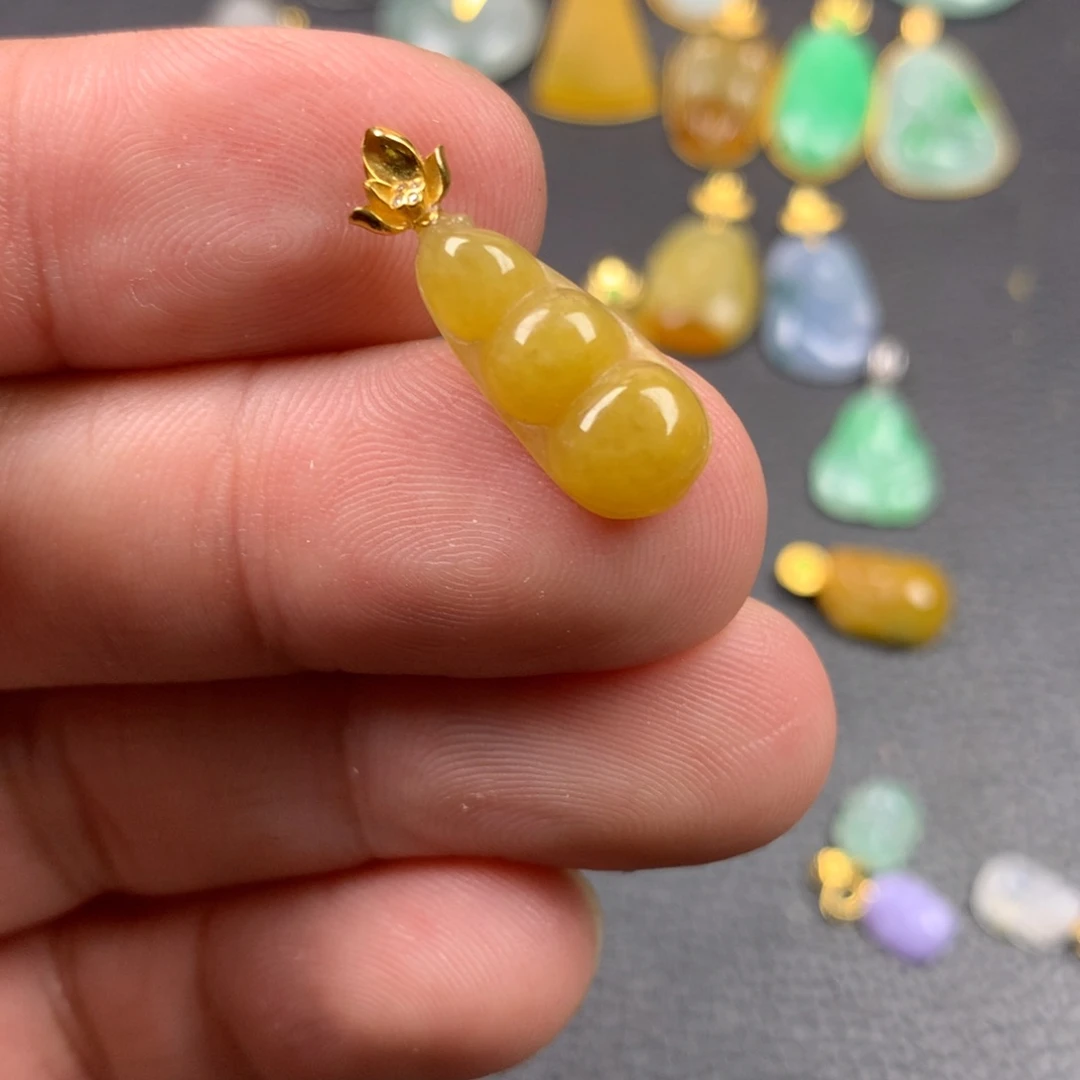 【闪购商品】颈饰18K金镶嵌翡翠翡翠