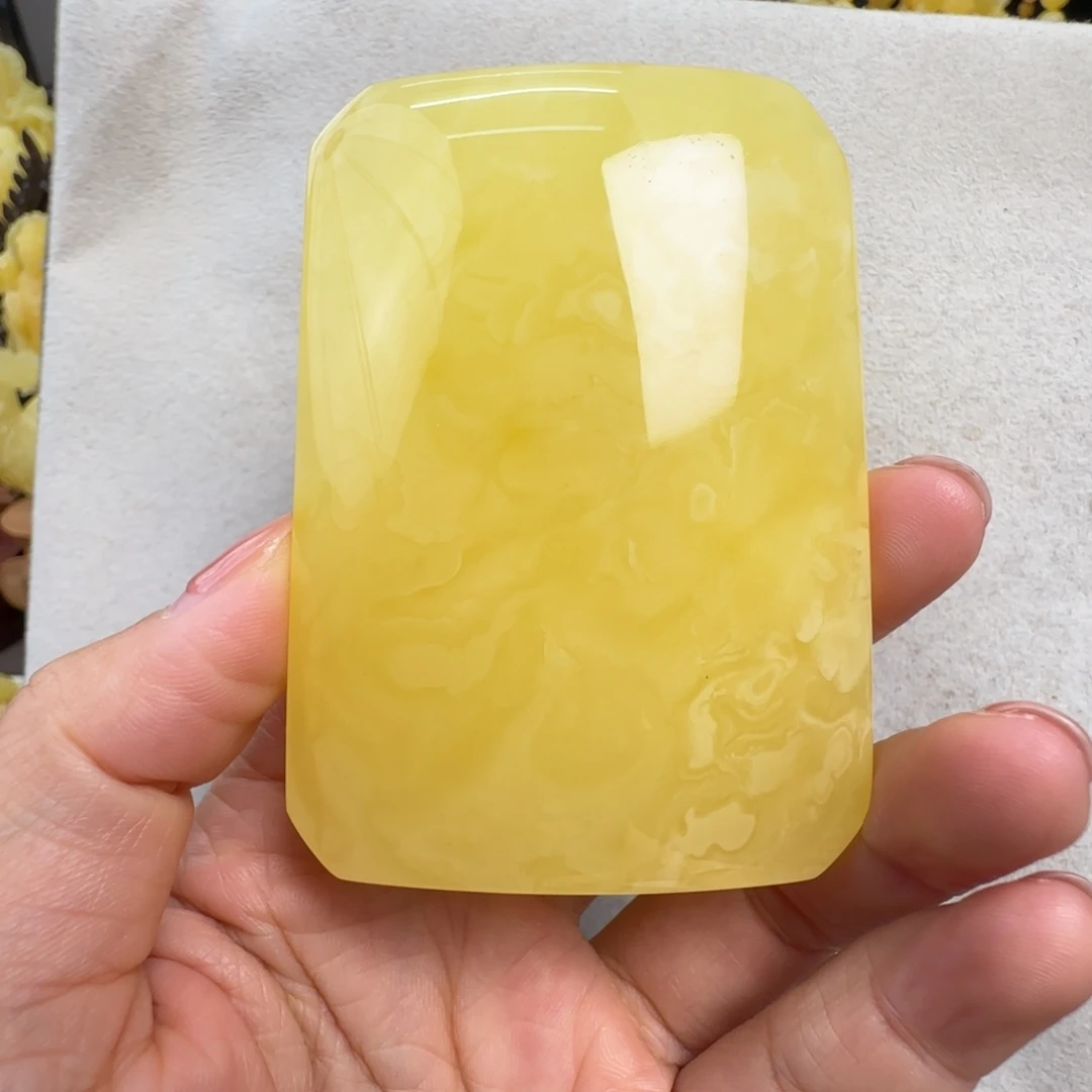 蜜蜡未镶嵌珠宝奇石