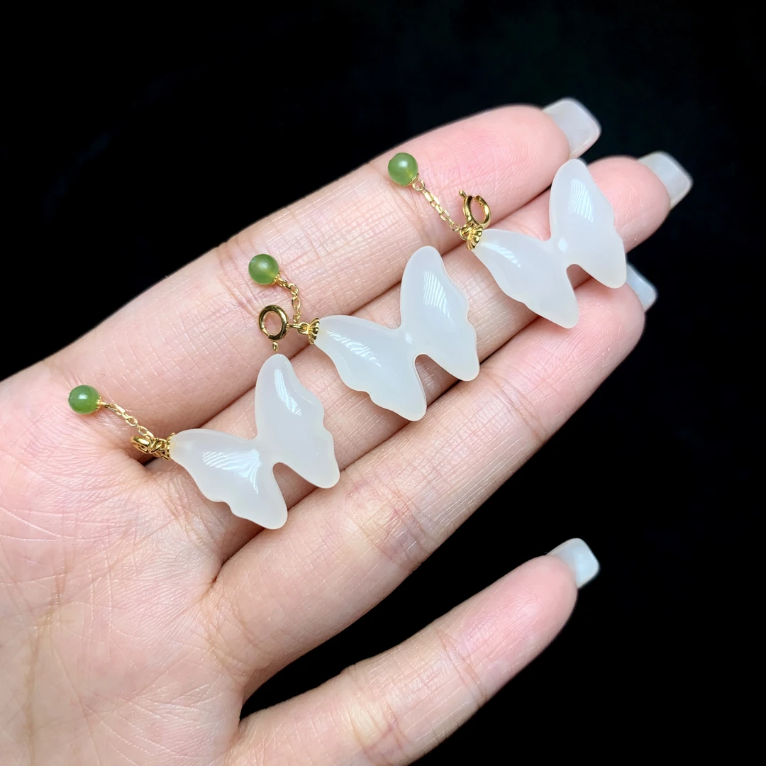 18k金镶嵌和田玉吊坠-多样性发一件-16*14*5mm-V04928-M（甄选）