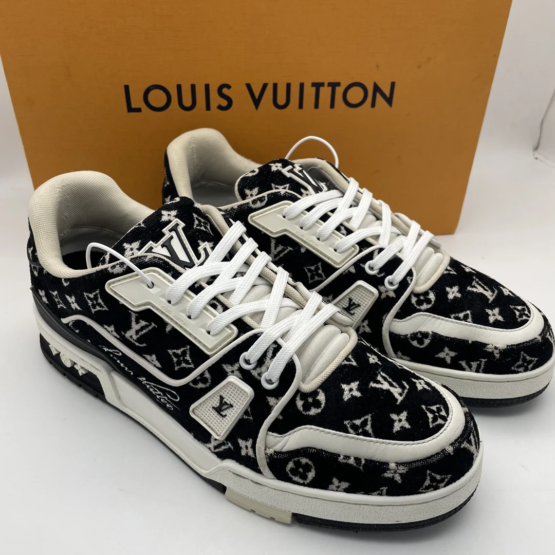 95新 LouisVuitton/路易威登 41.5欧码（领星甄选）黑白色板鞋