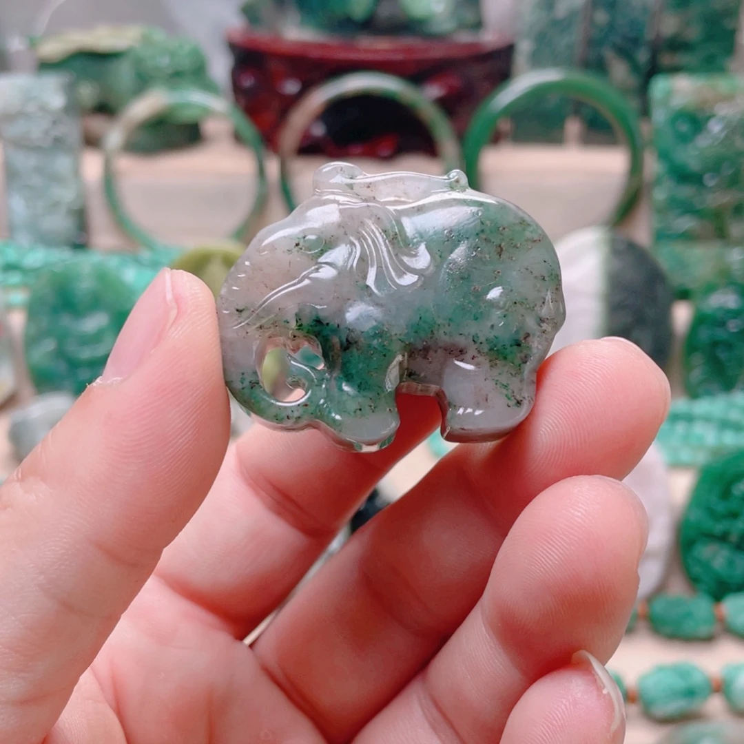 独山玉未镶嵌颈饰