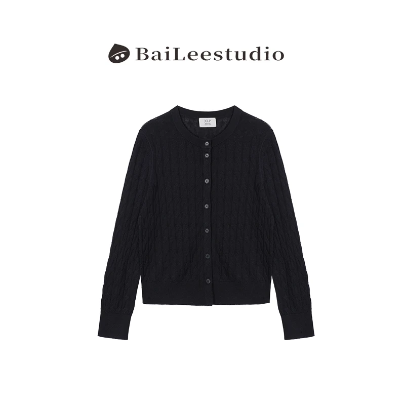 【柏栗良品】2025春夏新品~简约韩系扭花圆领长袖针织开衫6507