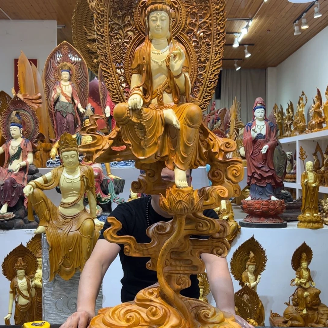 香樟木祥云自在观音摆件