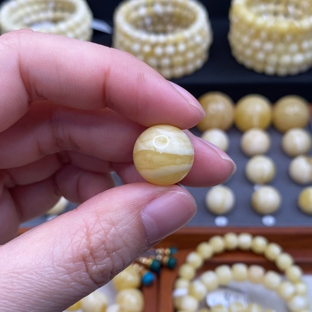 蜜蜡未镶嵌珠宝奇石14.8