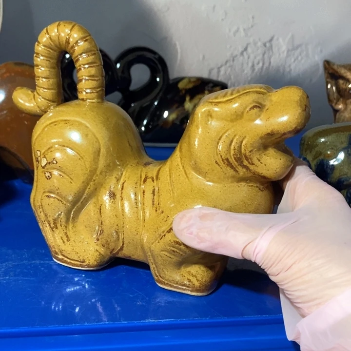 瓷片窑变老虎摆件