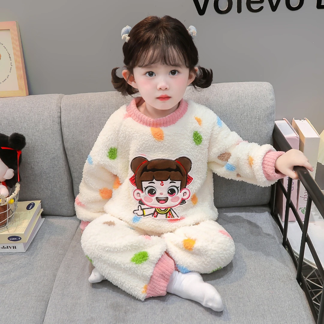 儿童家居服套装秋冬加厚保暖法兰绒宝宝冬季哪吒珊瑚绒睡衣家居服