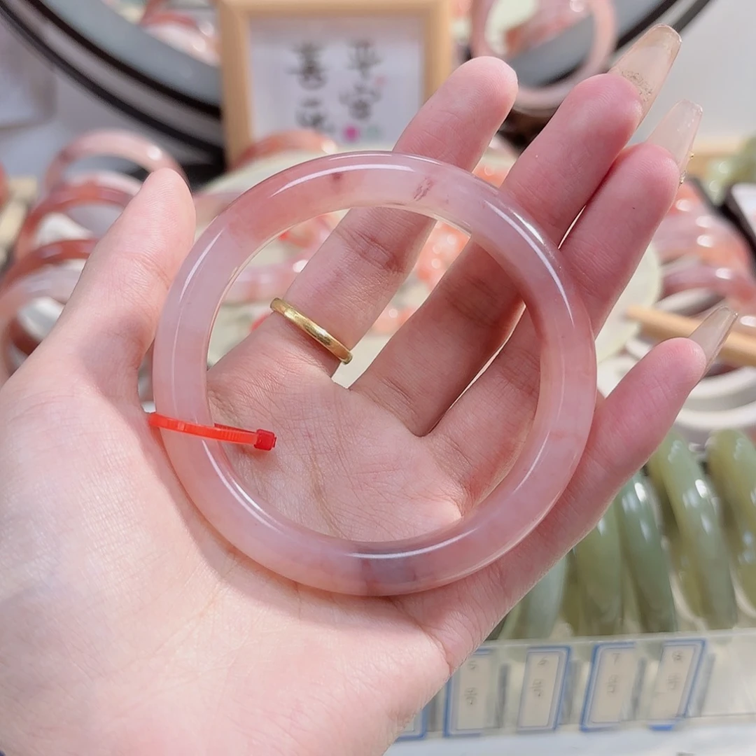 石英质玉手镯未镶嵌水***逃