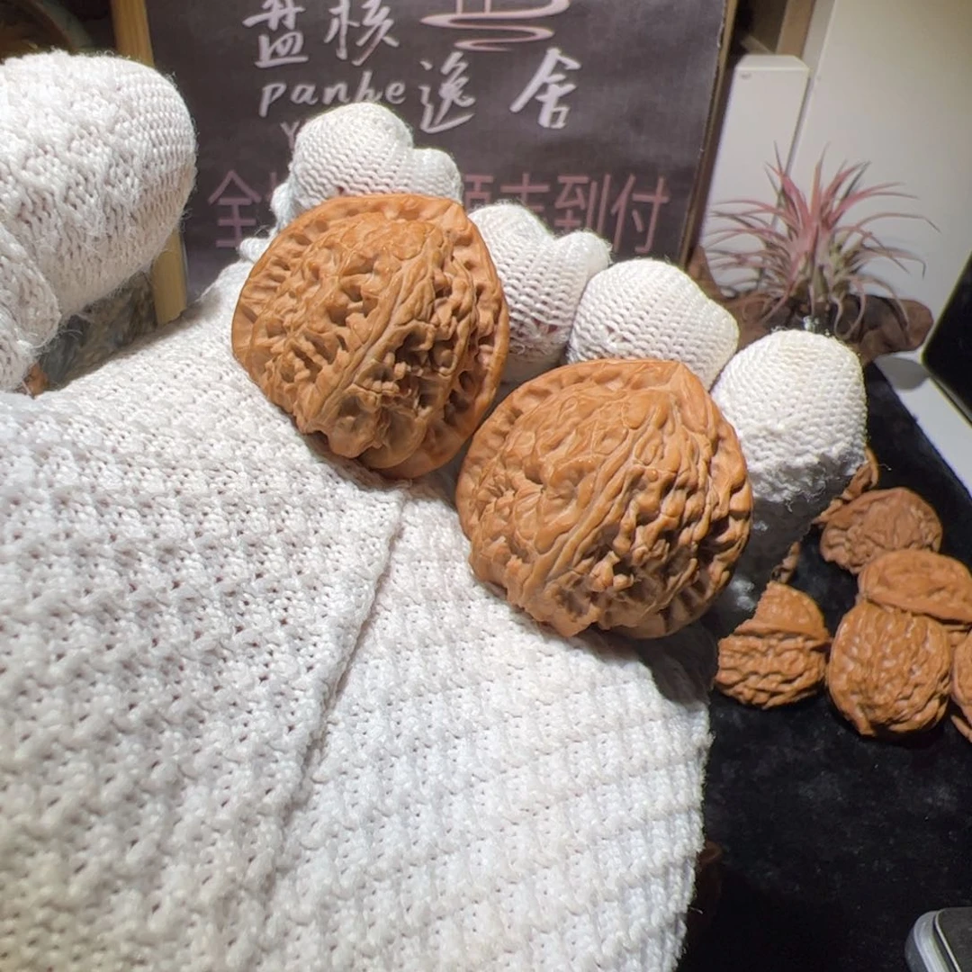 文玩核桃吊坠三角白34