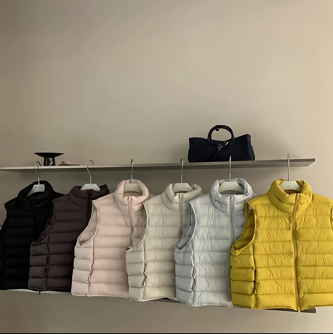 超好看90绒轻薄羽绒马甲女排骨款短款立领2025年新款