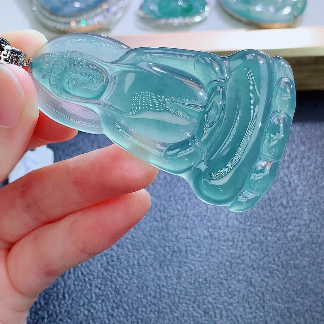 翡翠18K金镶嵌颈饰翡翠