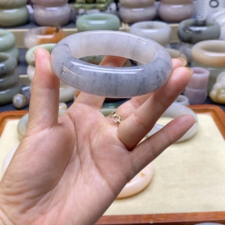 未镶嵌手镯石英岩玉