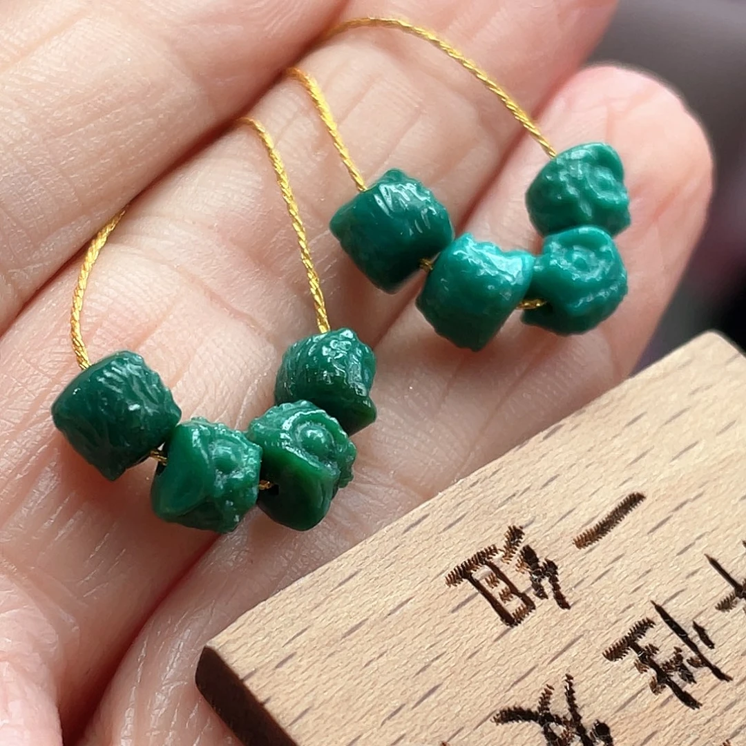 未镶嵌绿松石颈饰