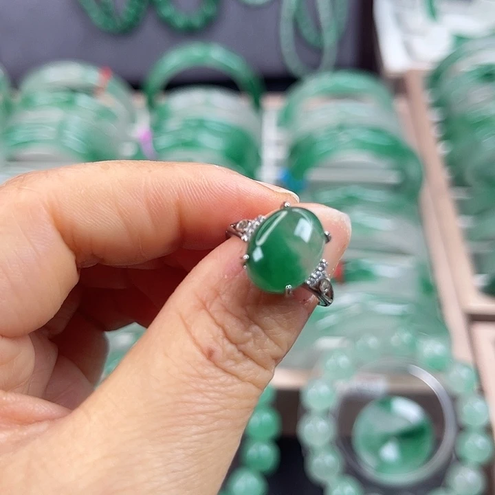 银S925镶嵌石英质玉戒指