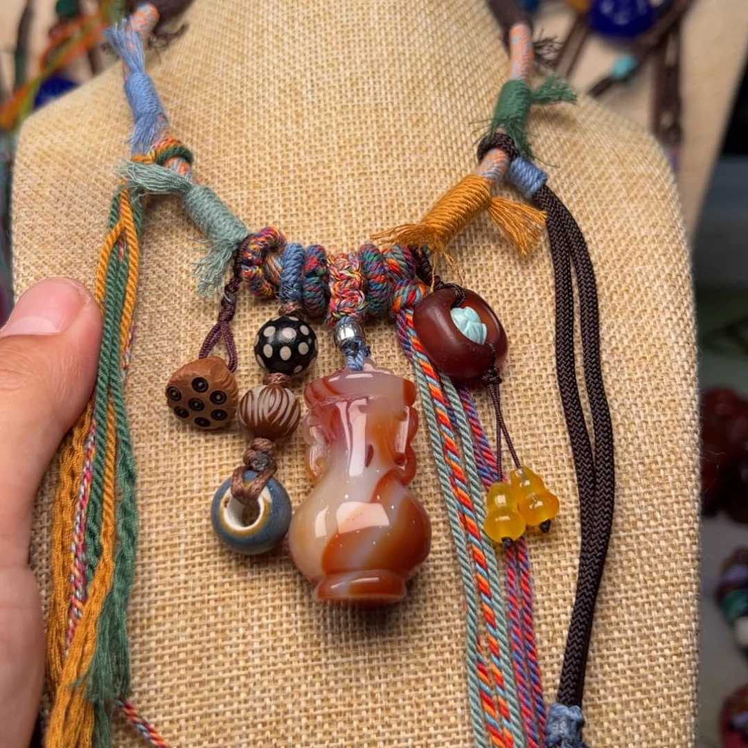 玛瑙/玉髓颈饰未镶嵌