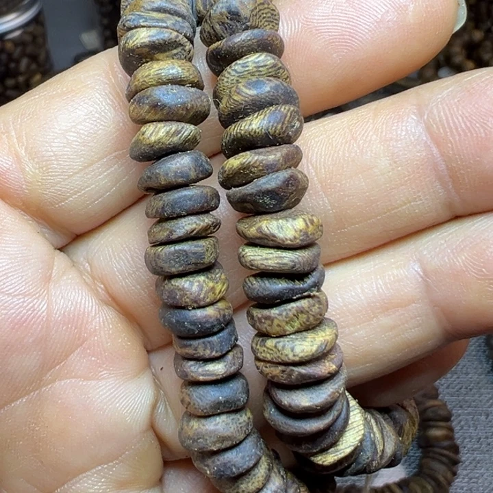 沉香沉香碎屑99沉乌身0.8树丁7.3克