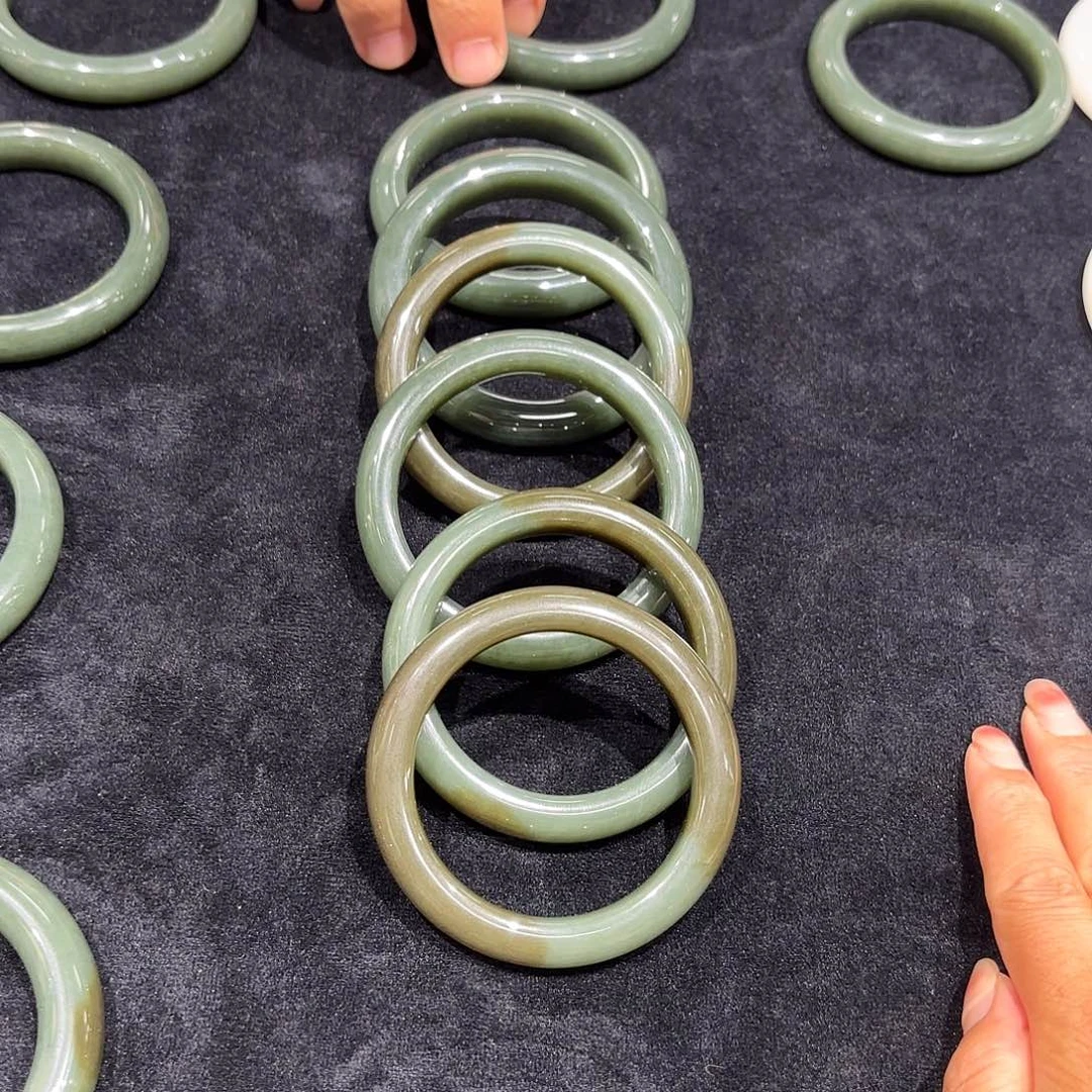 和田玉手镯未镶嵌大漏特漏豪华巨漏多样性发货拍一发一