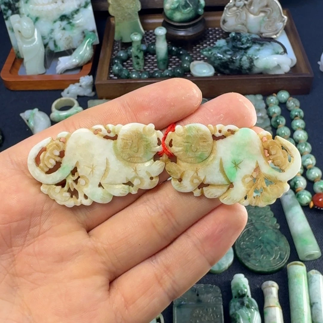 翡翠颈饰未镶嵌翡翠颈饰未镶嵌..