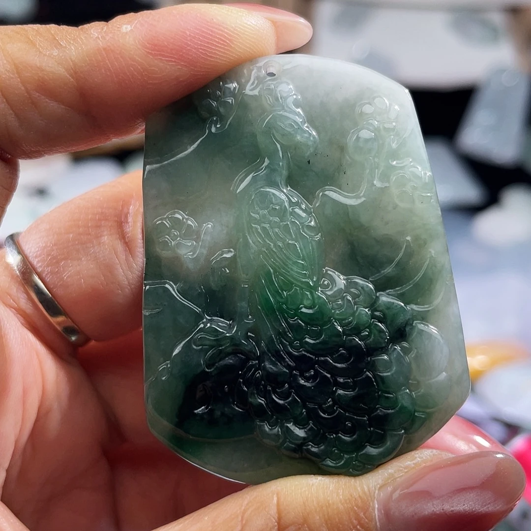 顺***诚翡翠未镶嵌颈饰翡翠