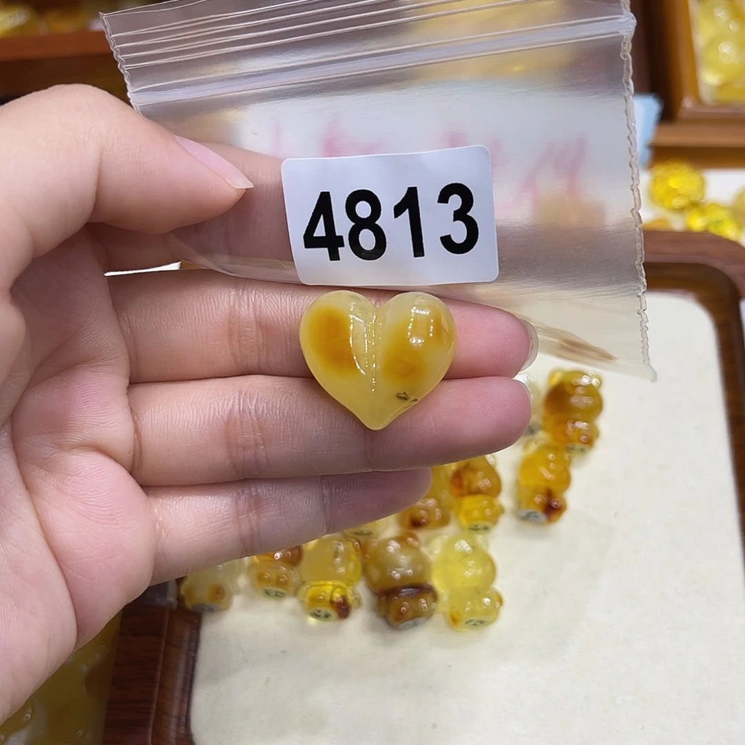 琥珀未镶嵌珠宝奇石