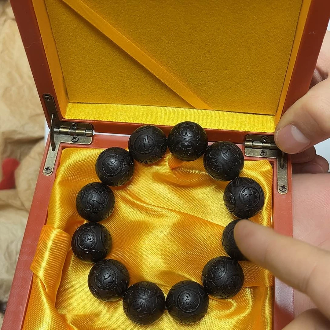 大叶紫檀（黑酸枝木类）