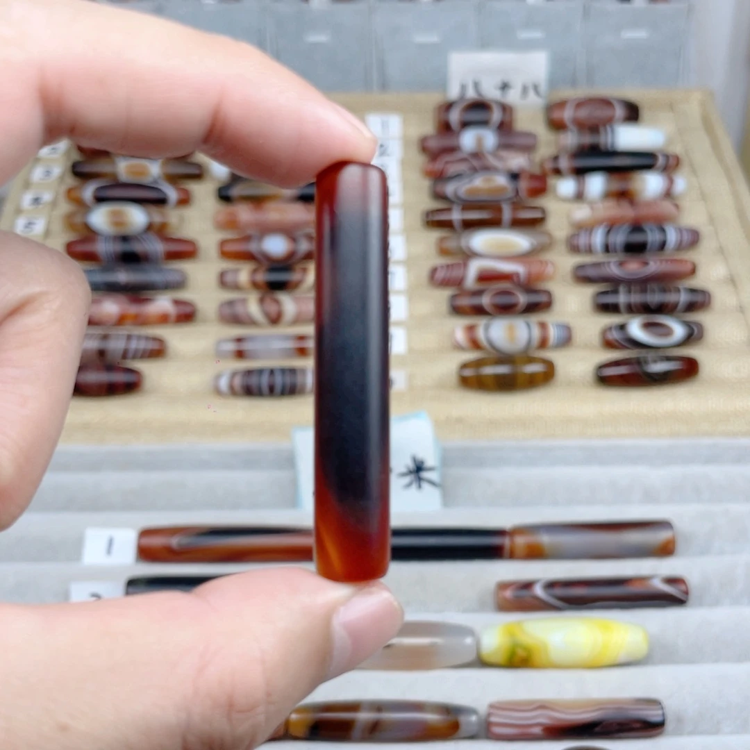 傅***陽玛瑙/玉髓合金颈饰