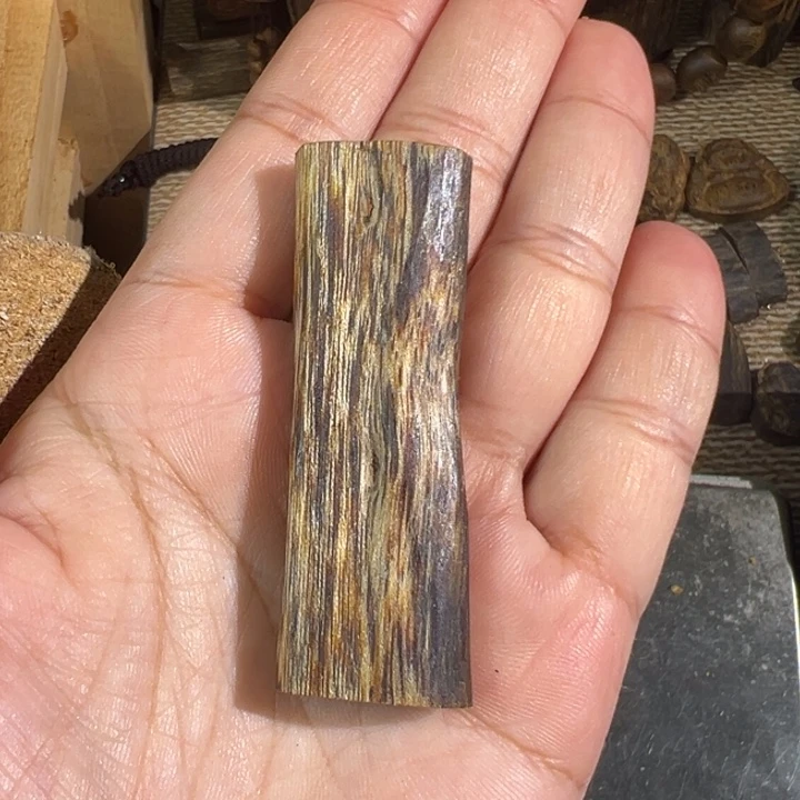 吊坠沉香棋楠沉香乌身吊坠6克