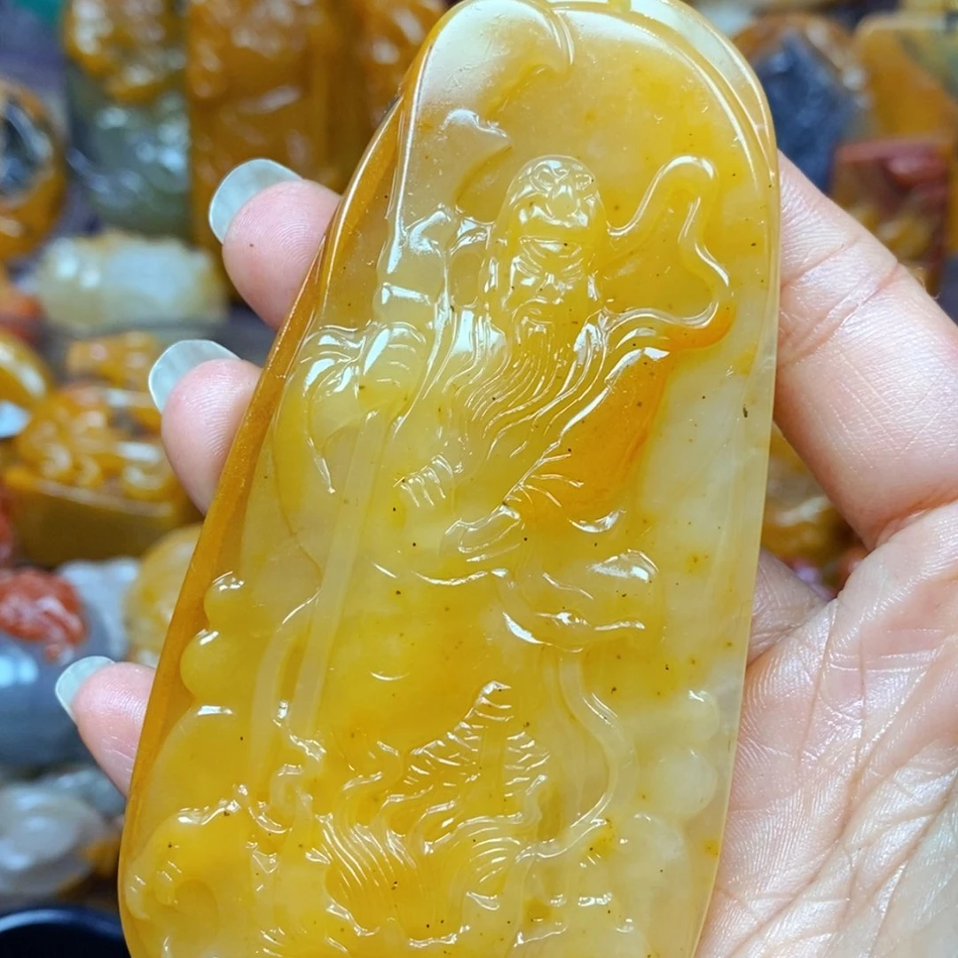 未镶嵌石英质玉（黄龙玉）颈饰