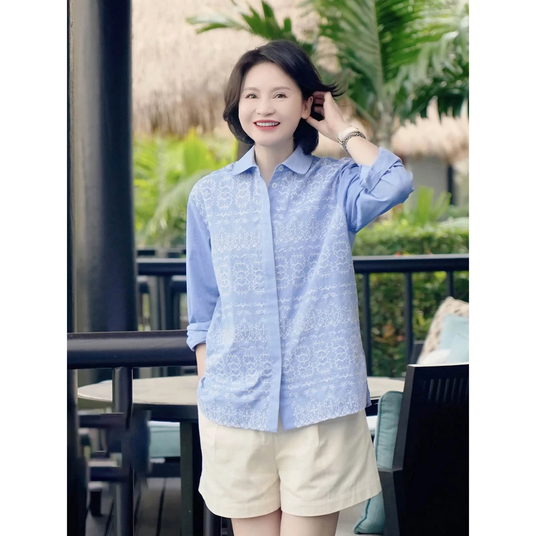 我是摩羯 45区女人 100棉精美挑孔绣花开叉翻领秋长袖衬衫