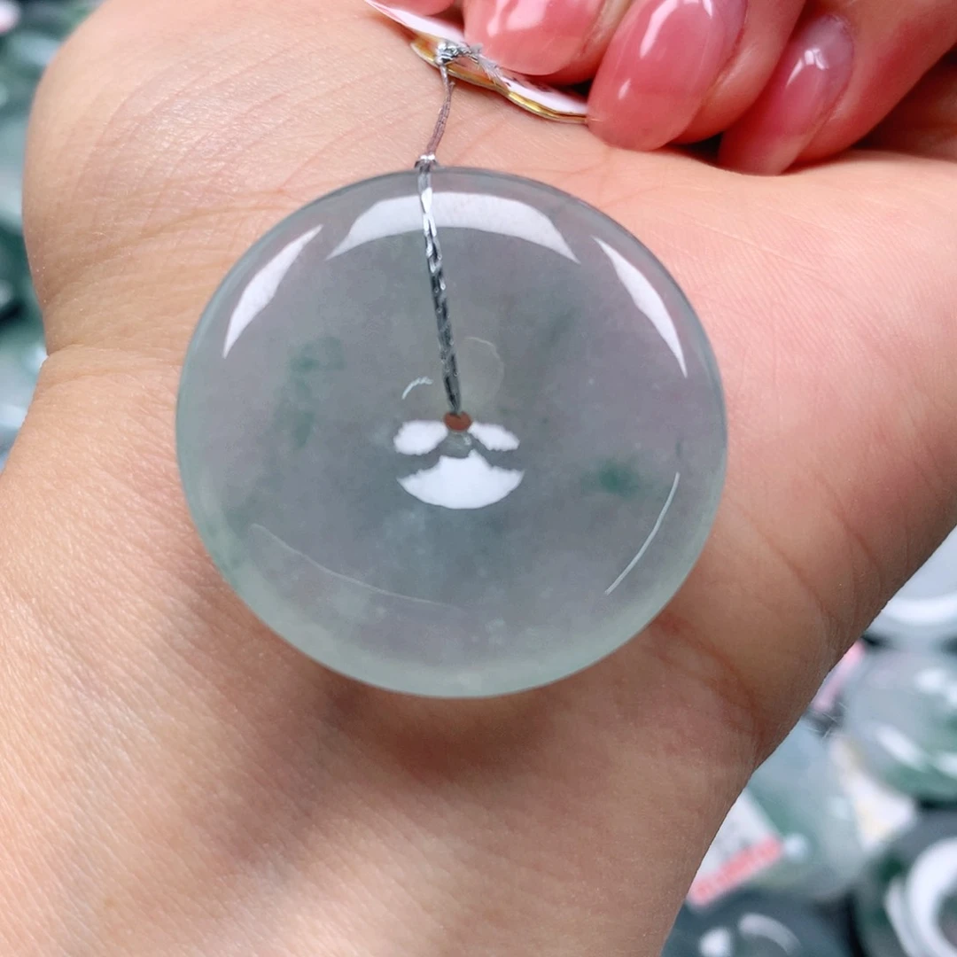 翡翠颈饰未镶嵌天然翡翠